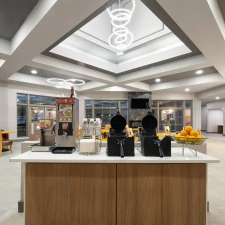 La Quinta Inn & Suites by Wyndham Raleigh Cary