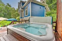 Lakefront Poconos Retreat w/ Hot Tub, Near Hiking! - 4-Star