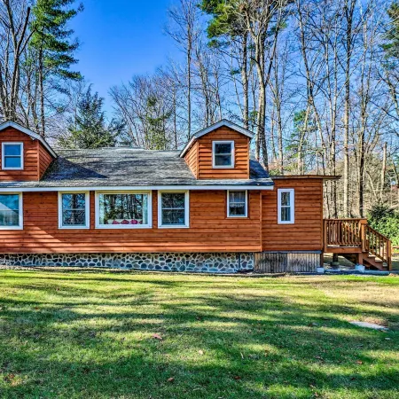 Cozy Tannersville Gem - Ski, Hike, Explore!