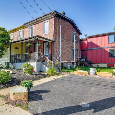 Walkable Neighborhood: Updated Morton Home!