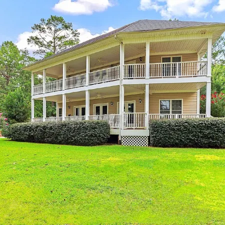 4 Bedroom 4.5 Baths, Sleeps 8 on course #5