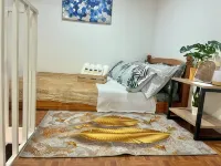 Bloomstone | Urban Chill Cabin