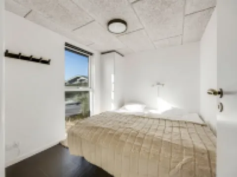 "Antonie" - 95m from the Sea