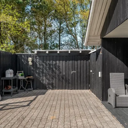 "Ursel" - 800m from the Sea