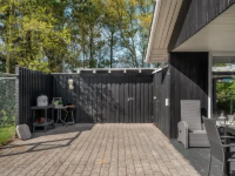 "Ursel" - 800m from the Sea