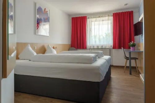 Motel Drei König- Ihr Transithotel - parking