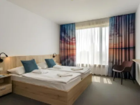 Akadémia Hotel バラトンフレドのホテル