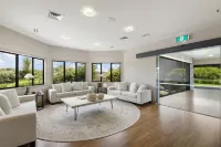 Lakeside Health & Wellness Resort Hotels in Karapiro