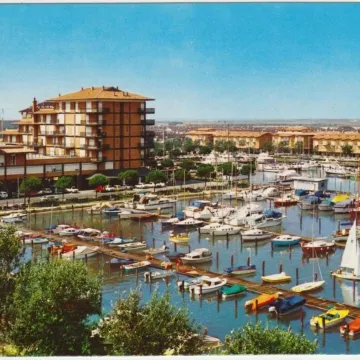 Flat with Sea View Balcony
