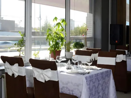 Zolo Hotel Отели рядом с достопримечательностью «Монгольский национальный исторический музей»