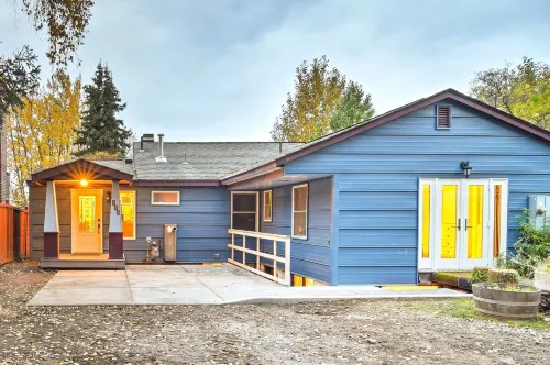 Downtown Anchorage Home, 1 Block to Coastal Trail! - View biển