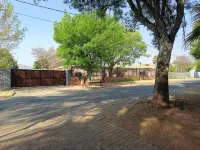JM TOURS & SAFARIS GUEST House