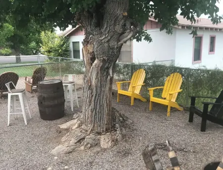 Crossbuck Corner - Depot 189 - All Aboard!