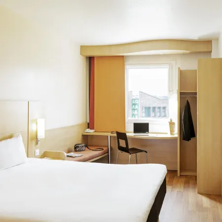 Ibis Oviedo