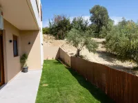 Peaceful Apartment Near Adelianos Kampos