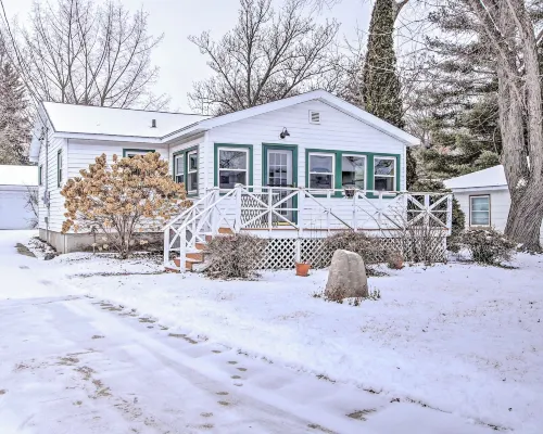 Green Lake Vacation Home w/ Screened Porch! Hotels in Green Lake County