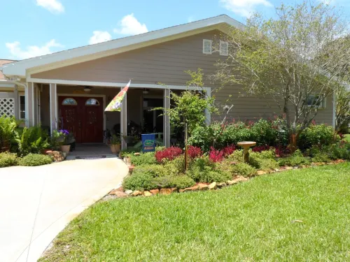 Tropical Breeze 🌞Heat Pool ✅Wifi ✅Fenced ✅Boat/RV Park ✅Kayak Bikes ✅Near Beach