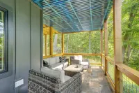Modern Nellysford Getaway w/ View: Deck & Fire Pit - Homestays