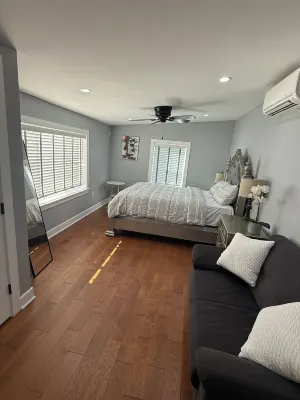 Beautiful, Private, Cozy Apartment Just 2 Minutes Off the Beltway Hotels near Classic Guitar And Bass Studio