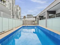 Studio3: Chic Bondi Abode with Pool & A/C Hotels in Bondi Junction
