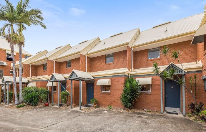 Spring Hill Terraces Motel & Apartments
