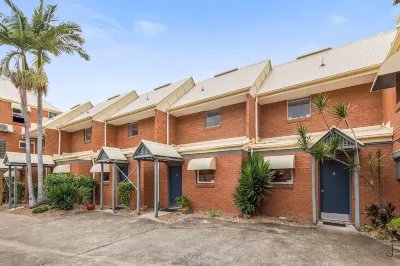 Spring Hill Terraces Motel & Apartments Hotels near QUT Kelvin Grove Campus