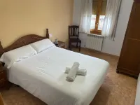 Hostal la Rurala Estopinan del Castillo 호텔