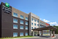 Holiday Inn Express & Suites BUFORD – MALL OF GEORGIA Hotels near Ivy Creek Trailhead