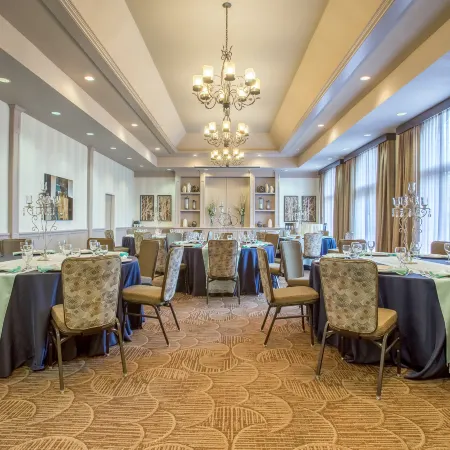 Holiday Inn AUBURN by IHG