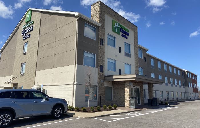 Holiday Inn Express & Suites ELYRIA by IHG