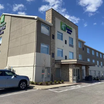 Holiday Inn Express & Suites ELYRIA by IHG
