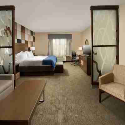 Holiday Inn Express & Suites WACO SOUTH by IHG Rooms