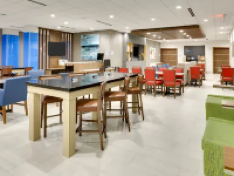 Holiday Inn Express & Suites PLANO - THE COLONY by IHG Hotels in The Colony