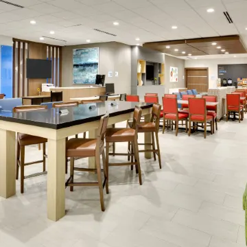 Holiday Inn Express & Suites PLANO - THE COLONY by IHG