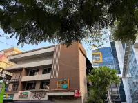 The Metro Pod Backpackers AC Hostel