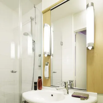 Ibis Versailles Château