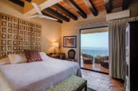 Casa Perezoso above Playa Los Muertos - Great Central Location Hotels in 