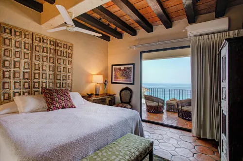 Casa Perezoso above Playa Los Muertos - Great Central Location