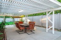 Cozy Pasadena Home Steps From Rose Bowl w Parking