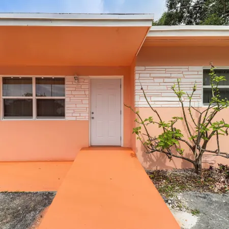 3 Mi to Dania Beach Pier: Convenient Apartment!