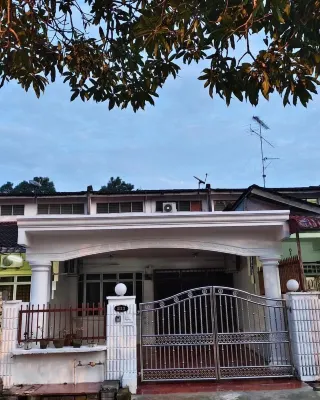 タマン デサ クライ - ヴィラ