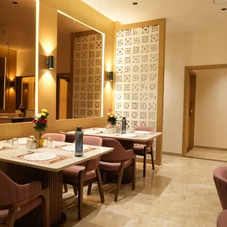 Hotel The Grand Om Krishna