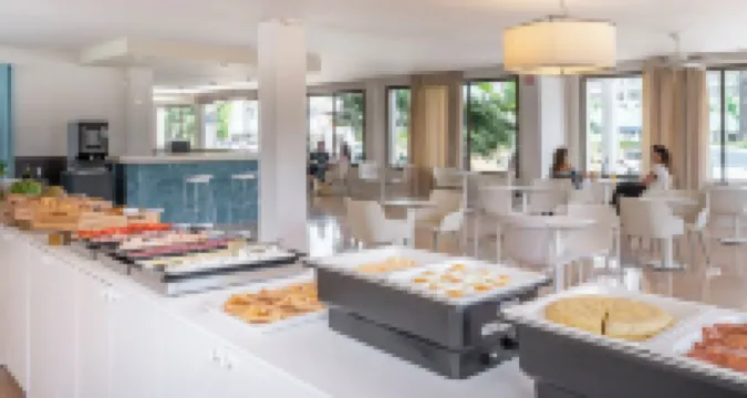 Bay Hotel