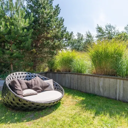 Charming 8-person Villa With hot tub Near the Forest