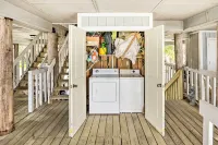 Shell Point Beach의 발코니가 있는 수변 Escape! - 무료 와이파이