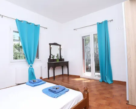 Corfu Seaside Cottage - Private Garden Retreat Hotels in Gouvia