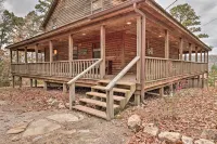 Piney Bluff Retreat with Mountain Views! - 3-Star
