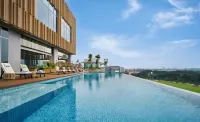 ARTOTEL Living World Kota Wisata - Pools