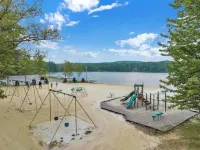 Spacious Retreat for Gathering,Fire Pit ,Game Room, Lakes ,Beaches ,8 Beds