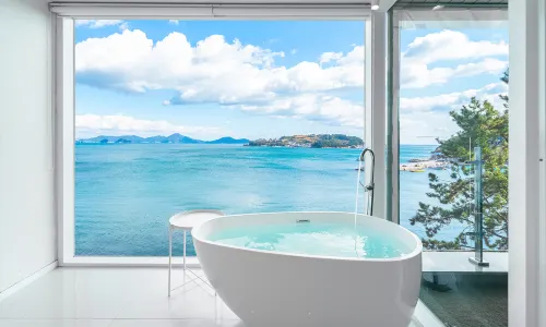 Geoje Discovery Poolvilla Pension - Spa